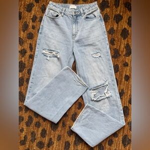 Distressed 90s Boyfriend Jeans
